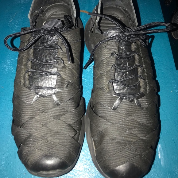 Black Nike Roshes - Picture 1 of 3